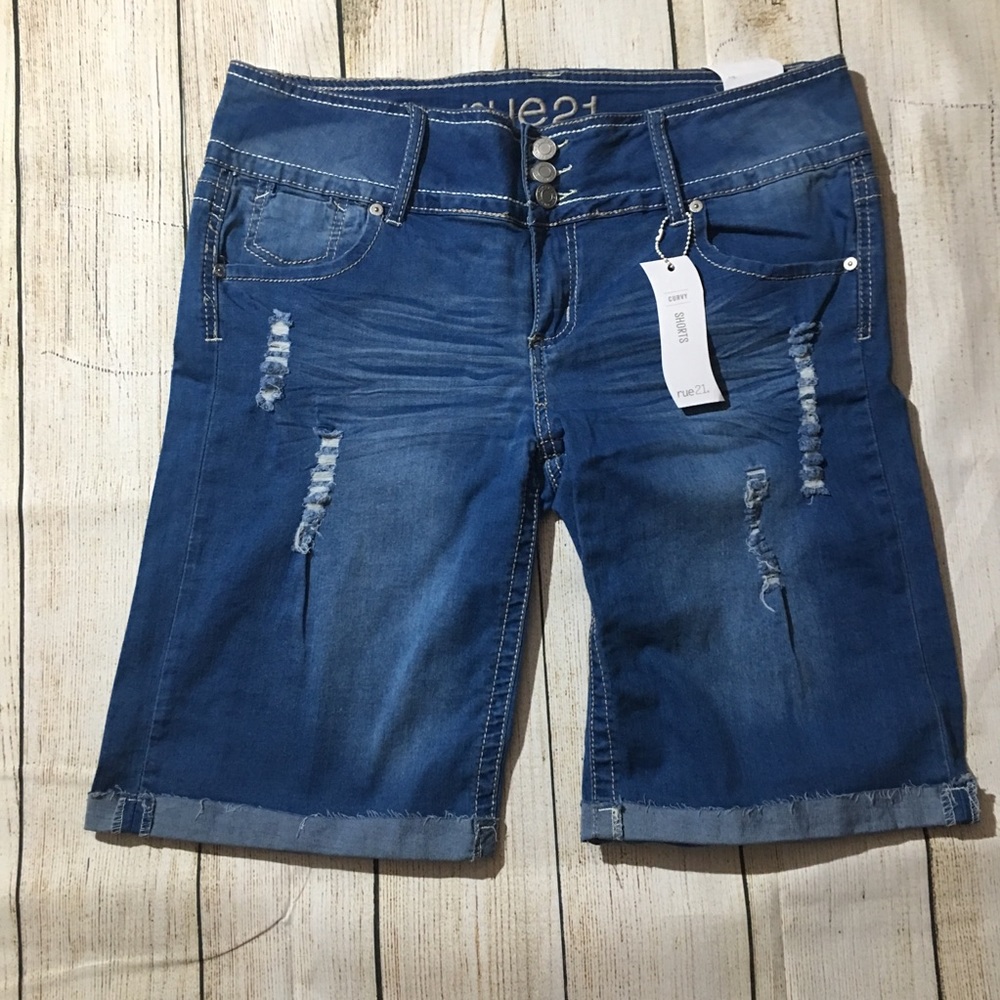 NWT rue21 distressed shorts